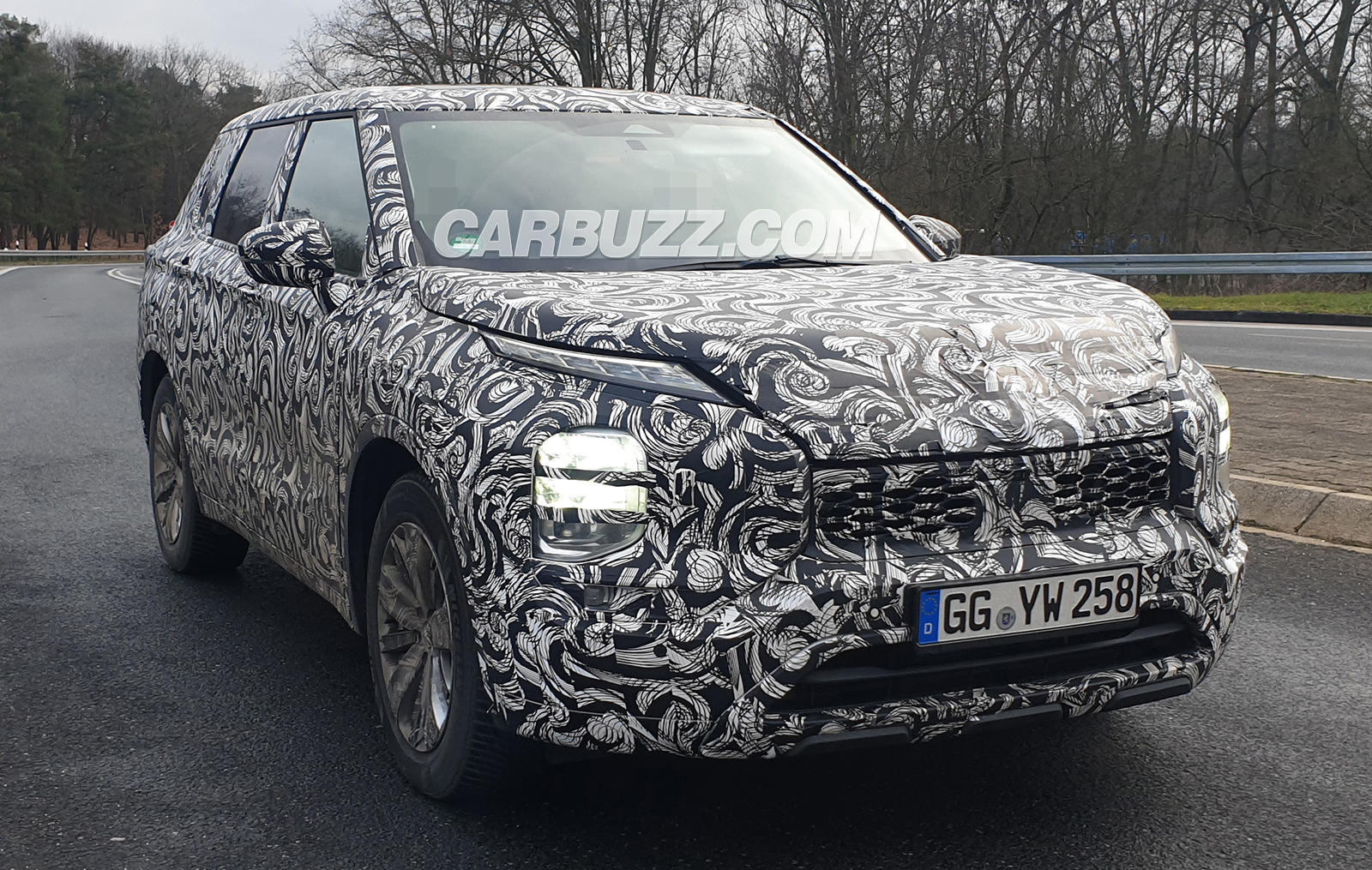 ميتسوبيشي اوتلاندر 2021 ستأتي بمحرك نيسان اكس تريل 3