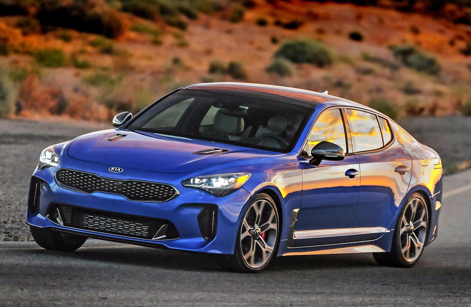 كيا ترد على شائعات وقف تصنيع سيارة ستينجر