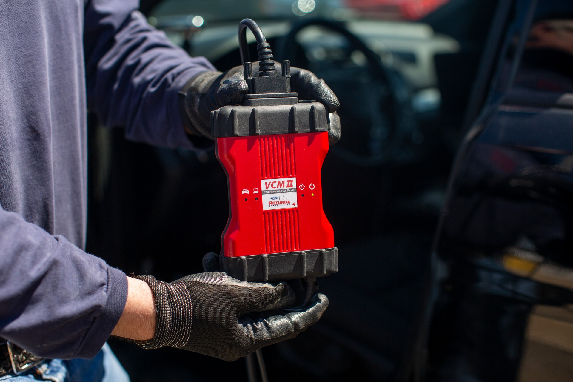 فورد تطور نظام تعقيم لقتل فيروس كورونا عبر الحرارة المرتفعة في سيارات الشرطة 11