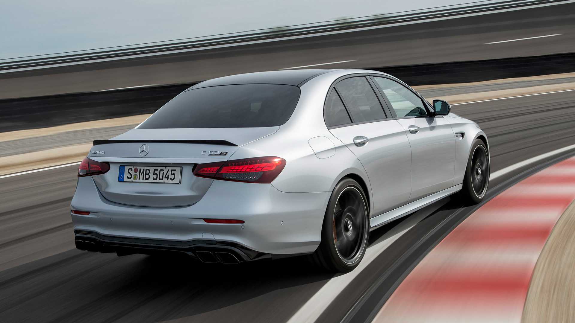 مرسيدس AMG E63 S 2021 المحدثة تنطلق بقوة 612 حصان 4
