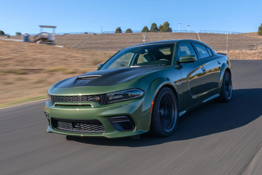 أمريكي سرق رواتب دعم موظفيه لشراء سيارات فاخرة