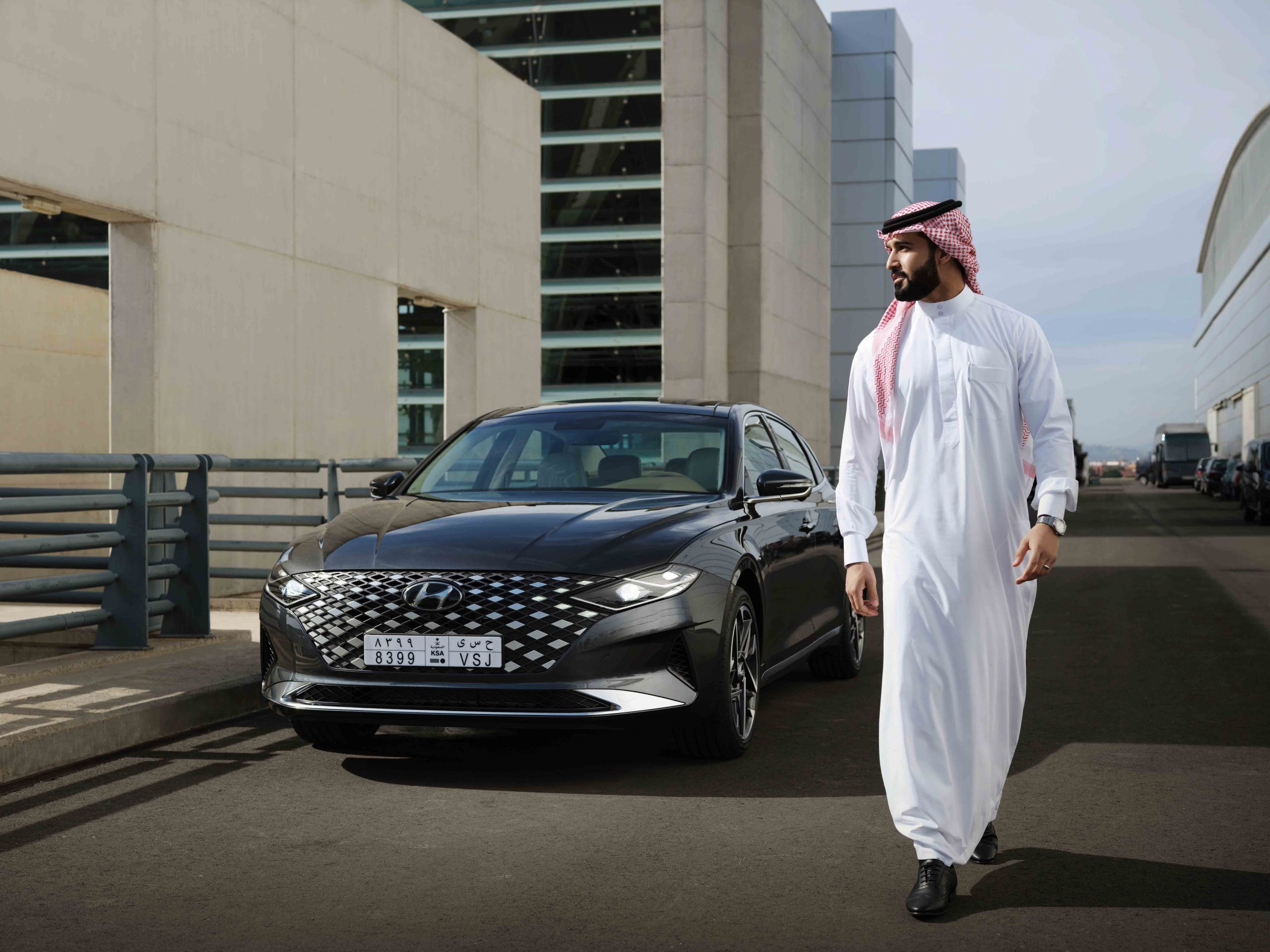 هيونداي أزيرا بحلة جديدة تماماً في المملكة العربية السعودية