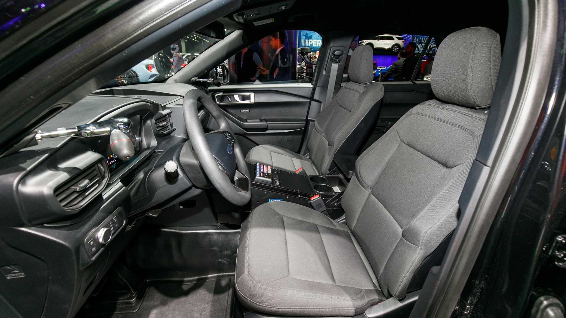 بعض موظفي فورد طلبوا وقف إنتاج سيارات فورد للشرطة لهذا السبب 7