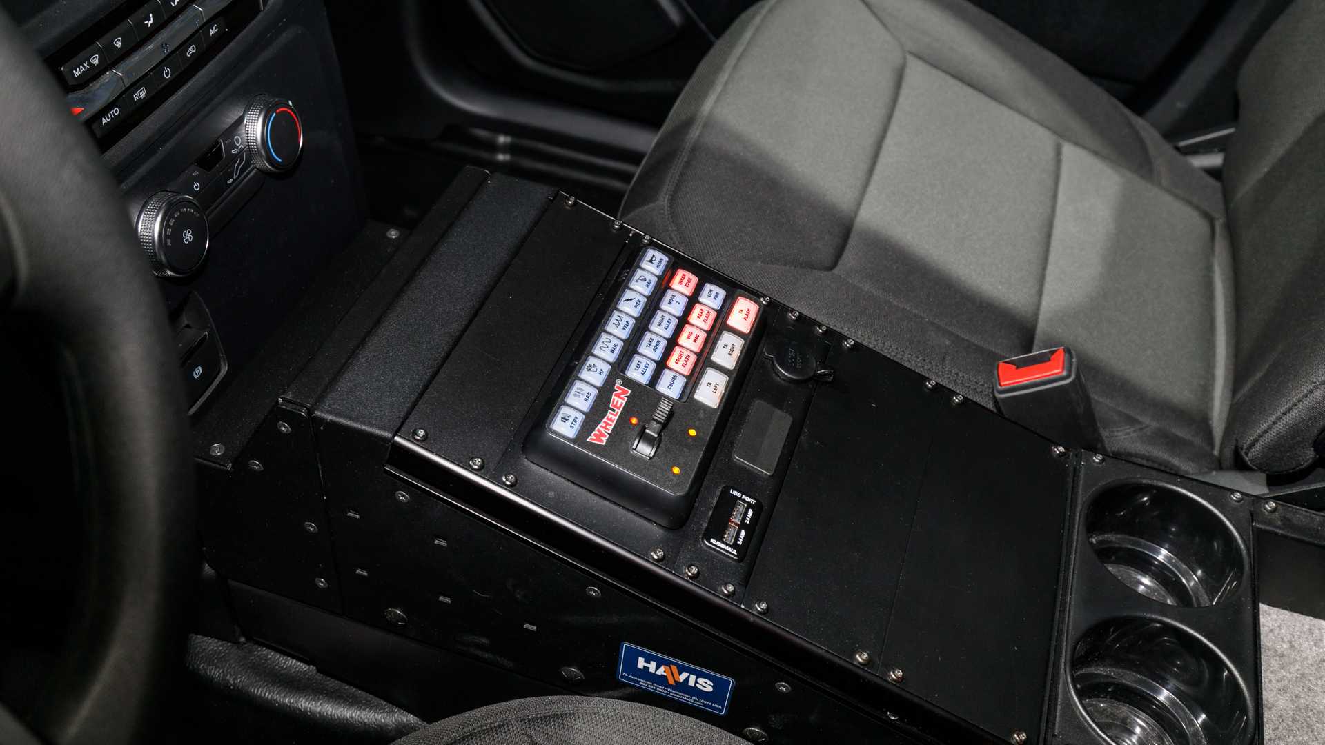 بعض موظفي فورد طلبوا وقف إنتاج سيارات فورد للشرطة لهذا السبب 8