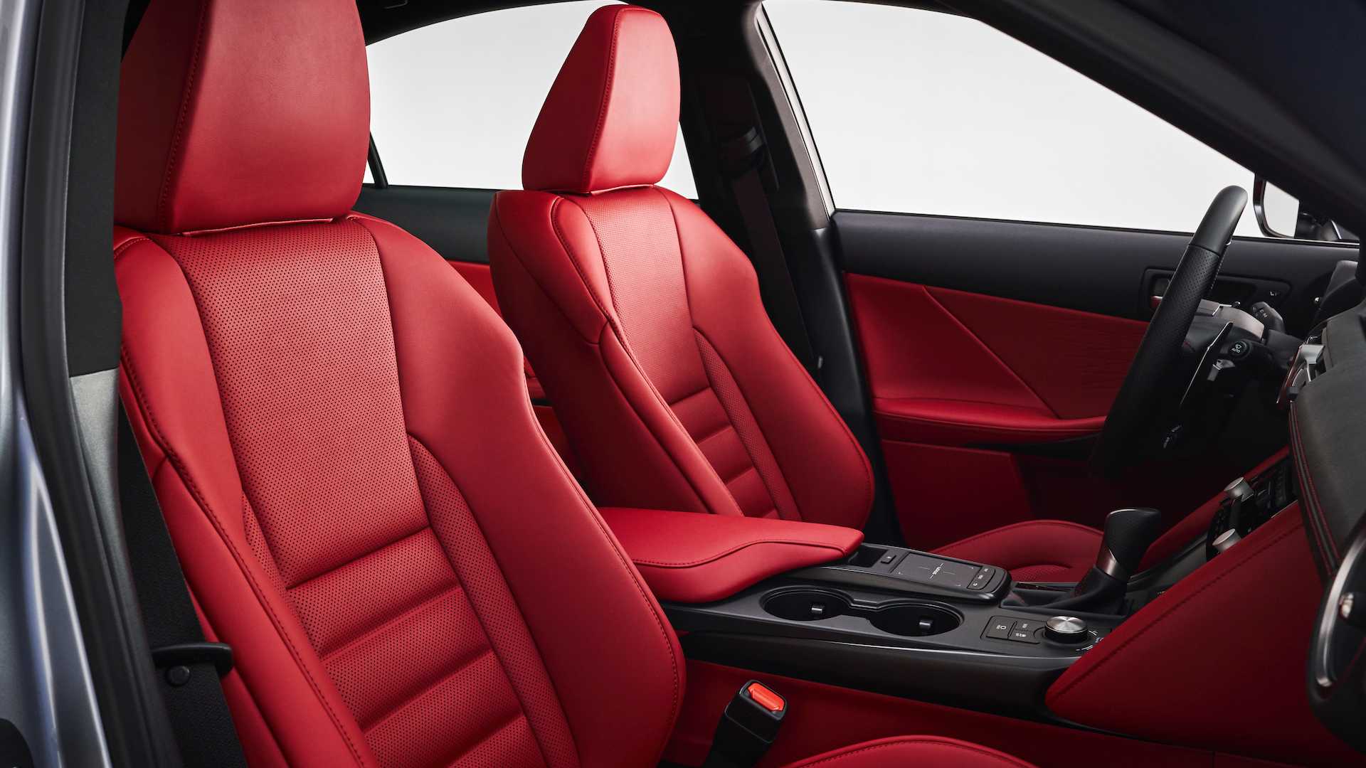 هل ستحصل لكزس IS على نسخة بمحرك V8؟ 3