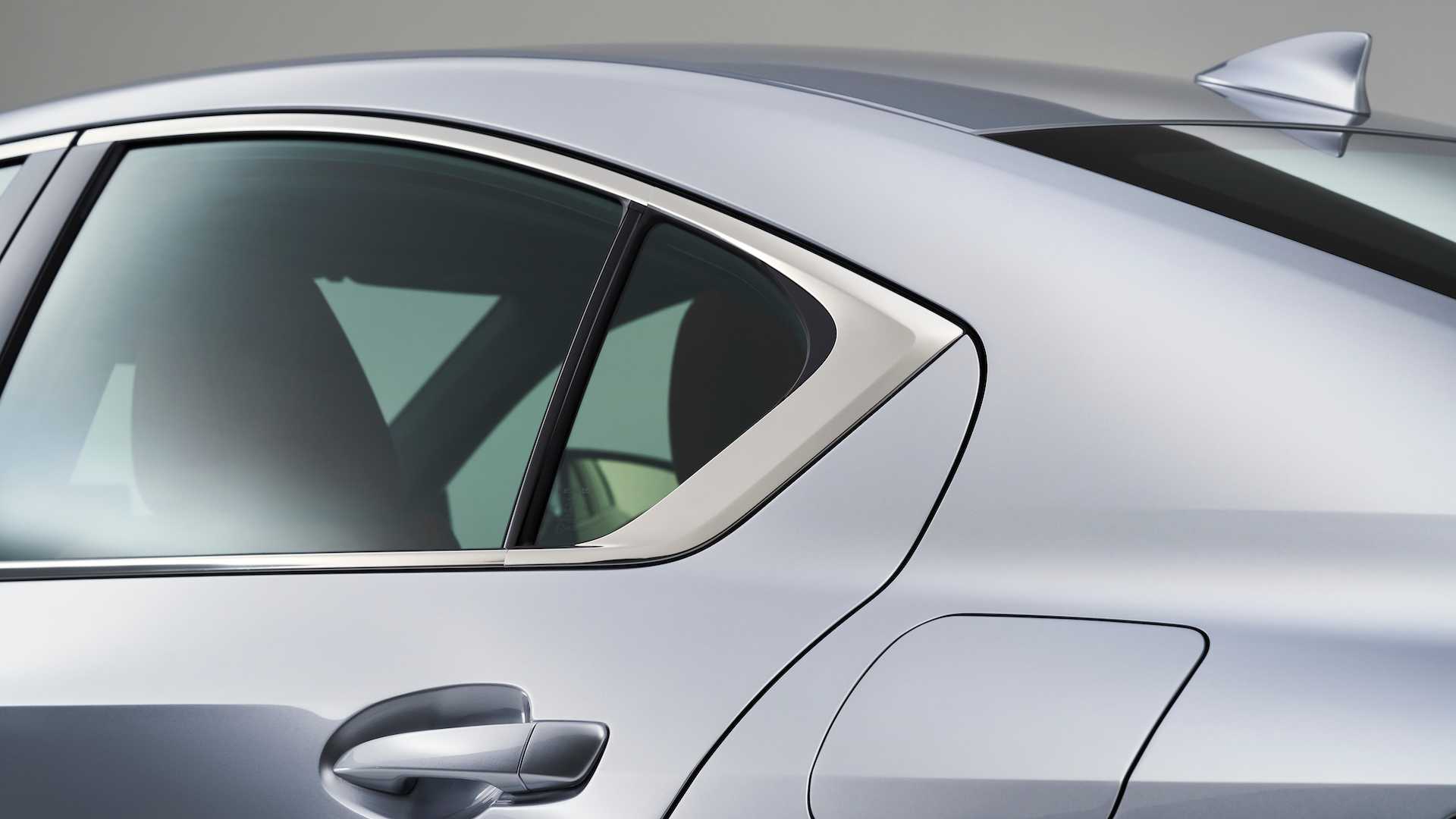 هل ستحصل لكزس IS على نسخة بمحرك V8؟ 7