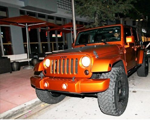 أبرز المشاهير الذين يفضلون قيادة سيارات رخيصة أبرز المشاهير الذين يفضلون قيادة سيارات رخيصة 7