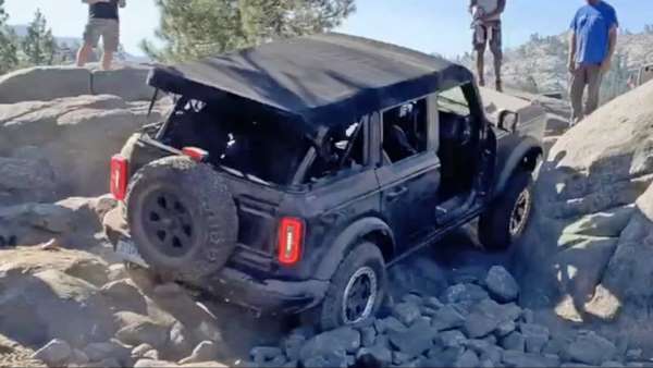 فورد برونكو 2021 تستعرض قدراتها بتسلق الصخور “فيديو”