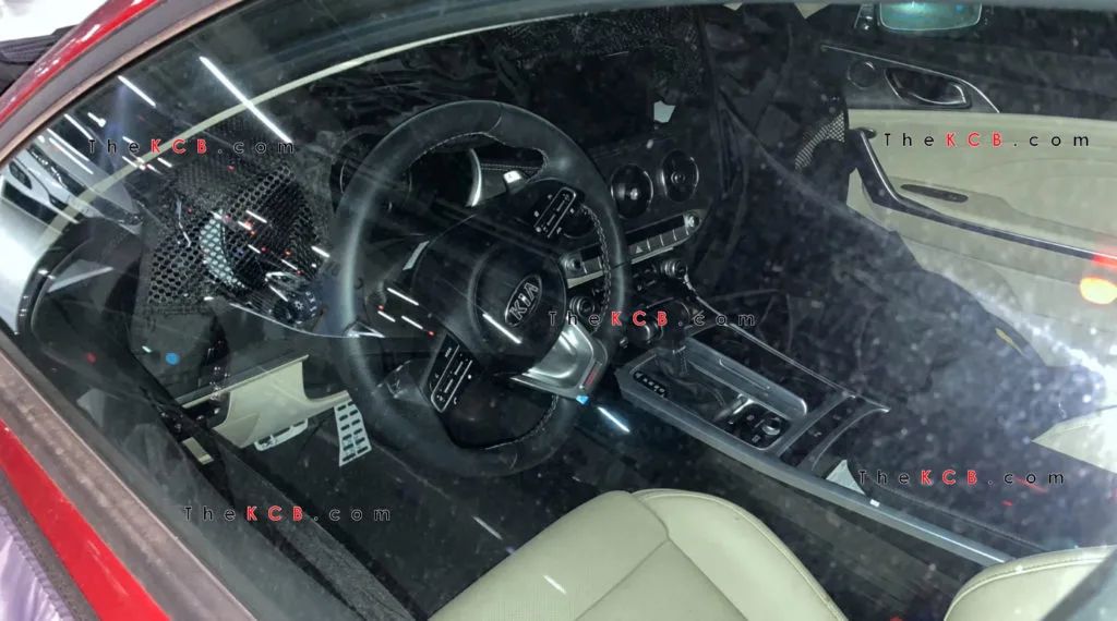 كيا ستينجر فيس ليفت تظهر بدون تمويهات 3