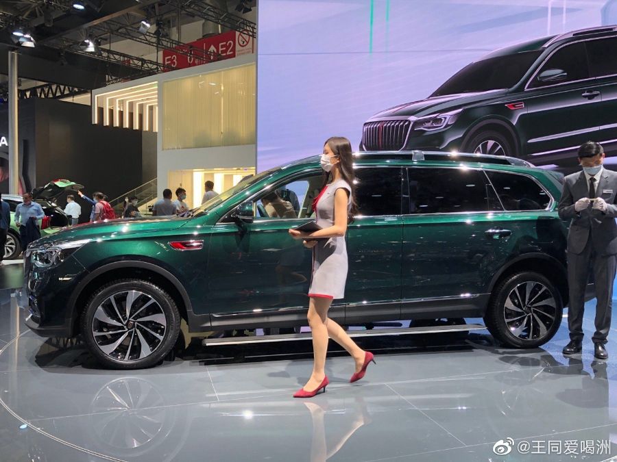 هونغ تشي تكشف عن SUV ليموزين من إبداع مصمم رولزرويس! 10