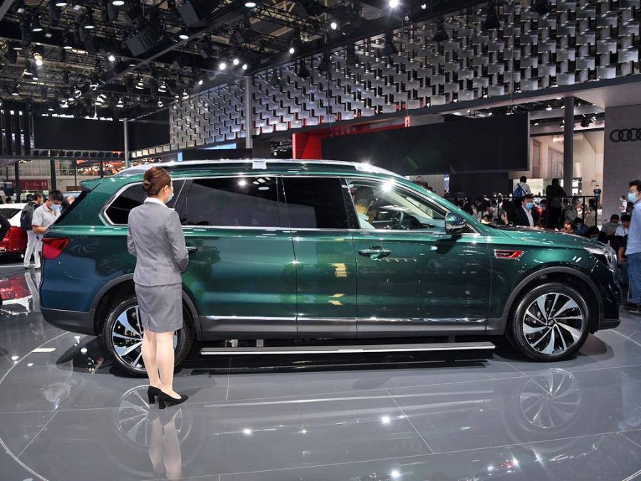 هونغ تشي تكشف عن SUV ليموزين من إبداع مصمم رولزرويس! هونغ تشي تكشف عن SUV ليموزين من إبداع مصمم رولزرويس! 17