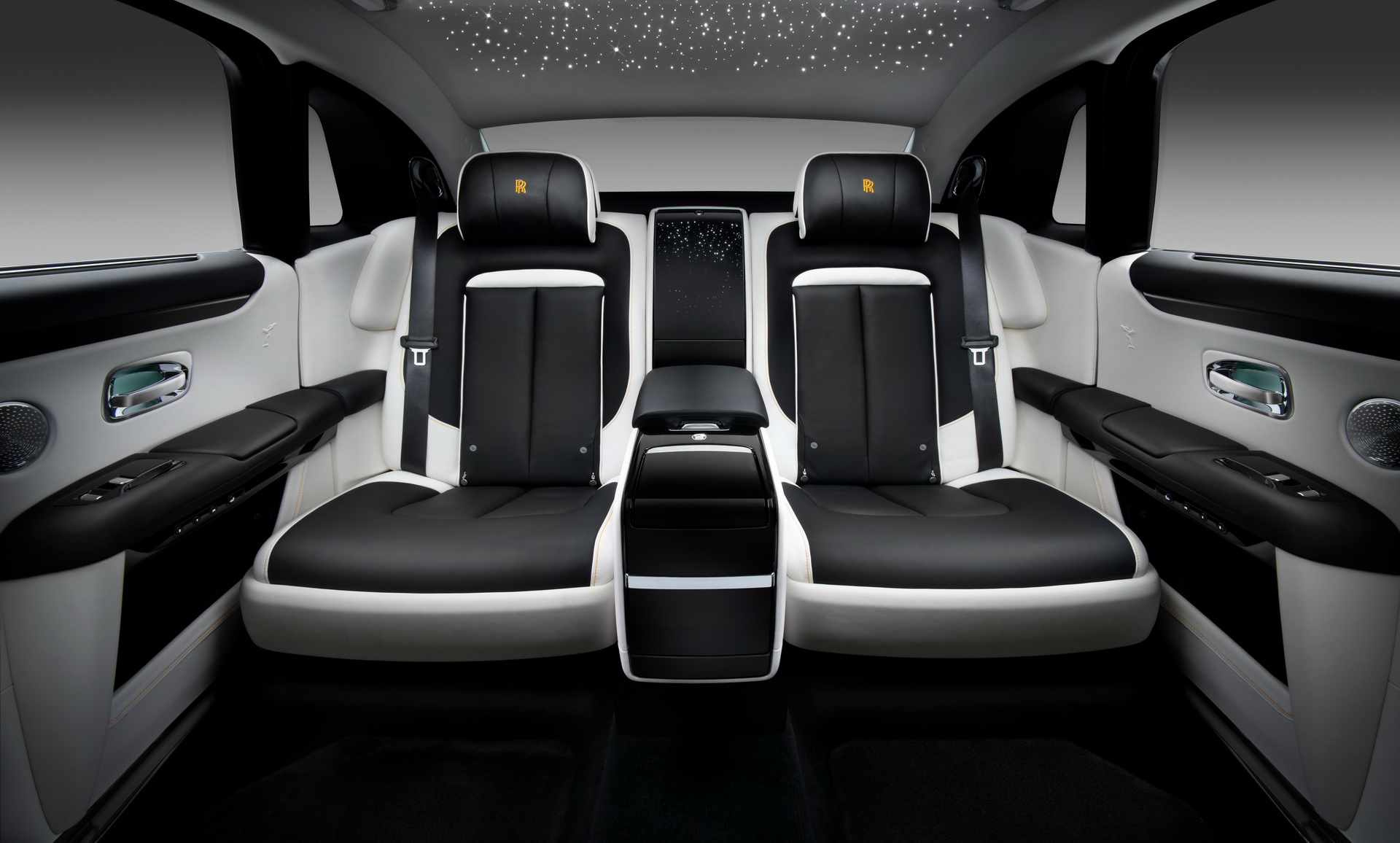 رولزرويس جوست 2021 نسخة قاعدة العجلات الطويلة تكشف نفسها 11