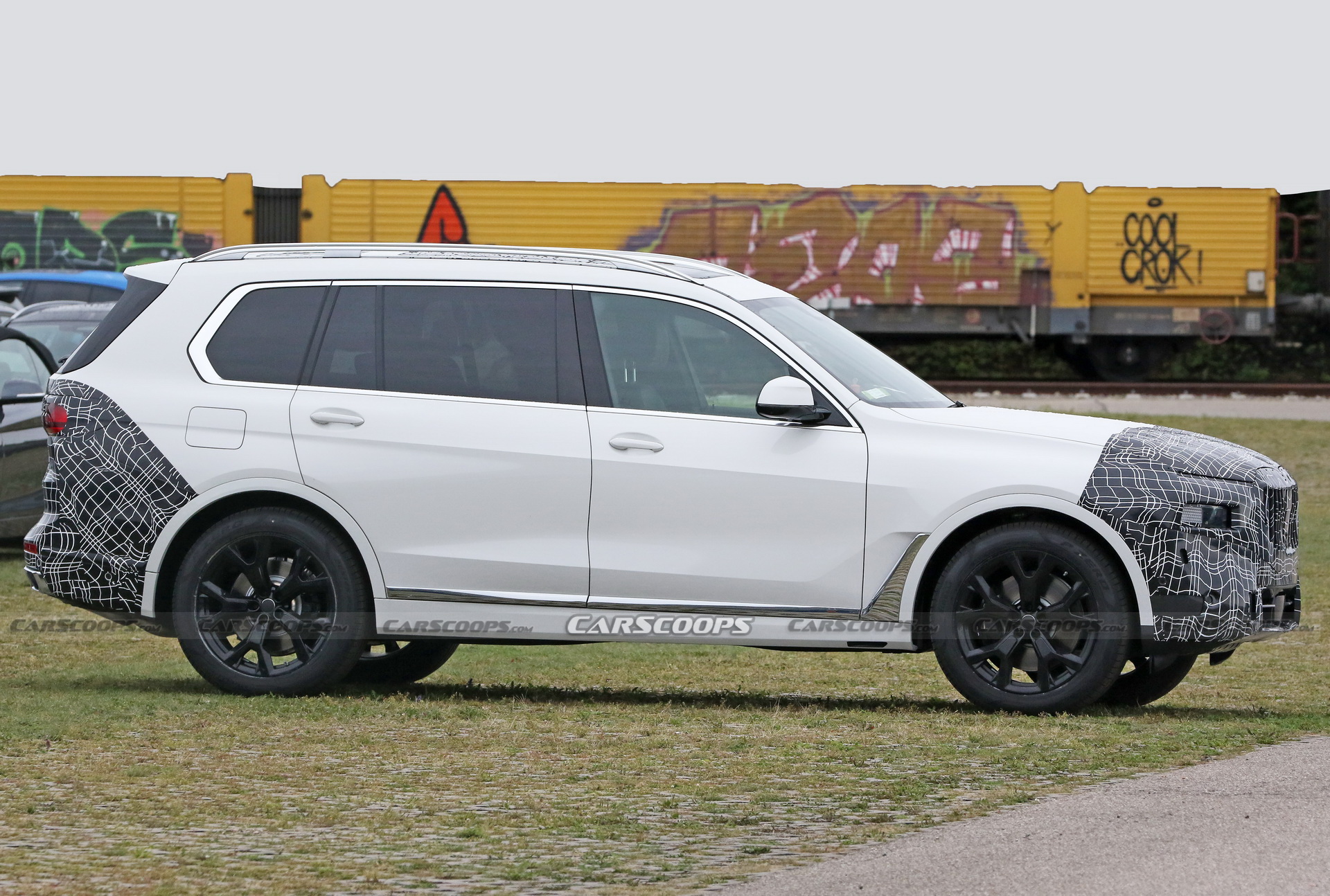 بي ام دبليو X7 فيس ليفت تظهر أثناء اختبارها 13