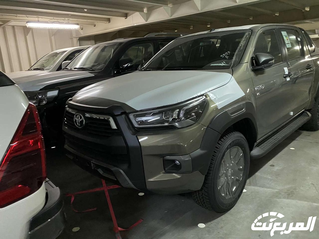 "بالصور" وصول تويوتا هايلكس 2021 باللون الجديد 1