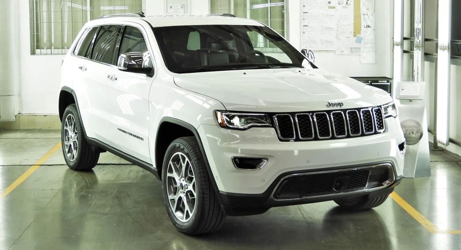 جيب تصنع 1000 جراند شيروكي مصفحة