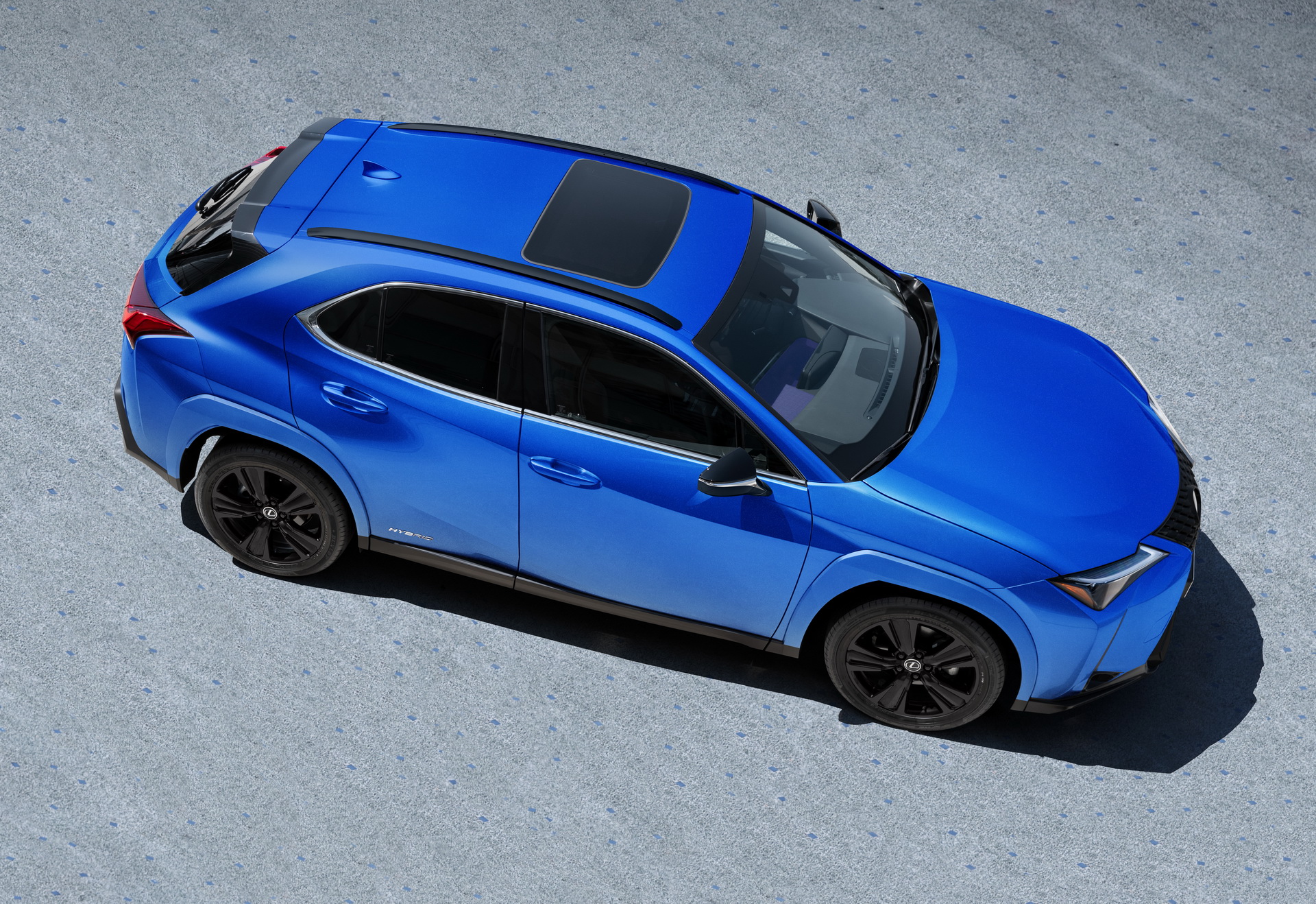 لكزس UX 2021 تحصل على إصدار "الخط الأسود" بلمسات جمالية خاصة 5