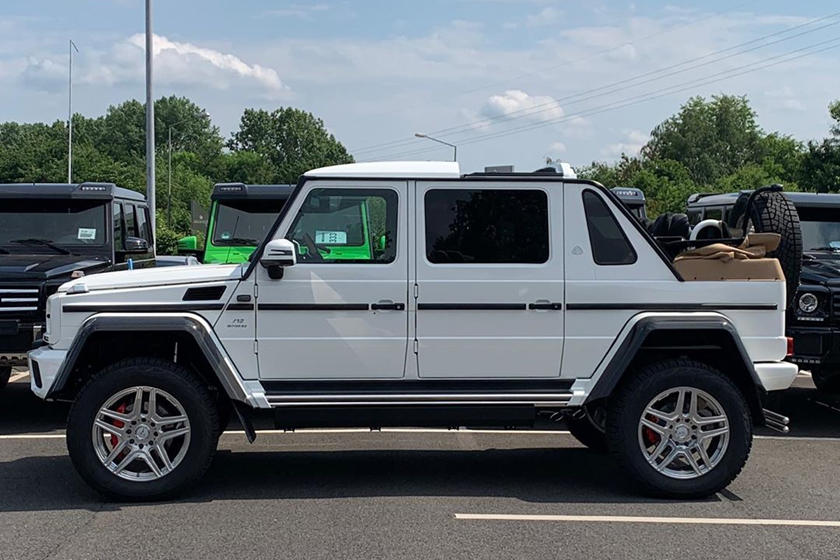 ليبرون جيمس يحتفل بفوزه للبطولة بشراء مرسيدس مايباخ G650 لاندوليت 1