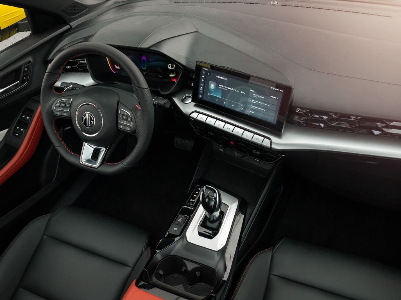 إم جي 5 2021 تكشف داخليتها