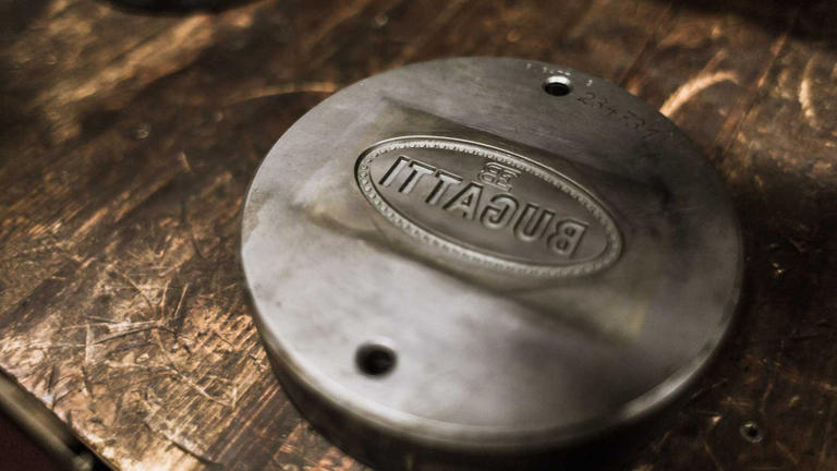 9 معلومات لن تتوقعها عن "شعار" بوجاتي 9 معلومات لن تتوقعها عن "شعار" بوجاتي 9