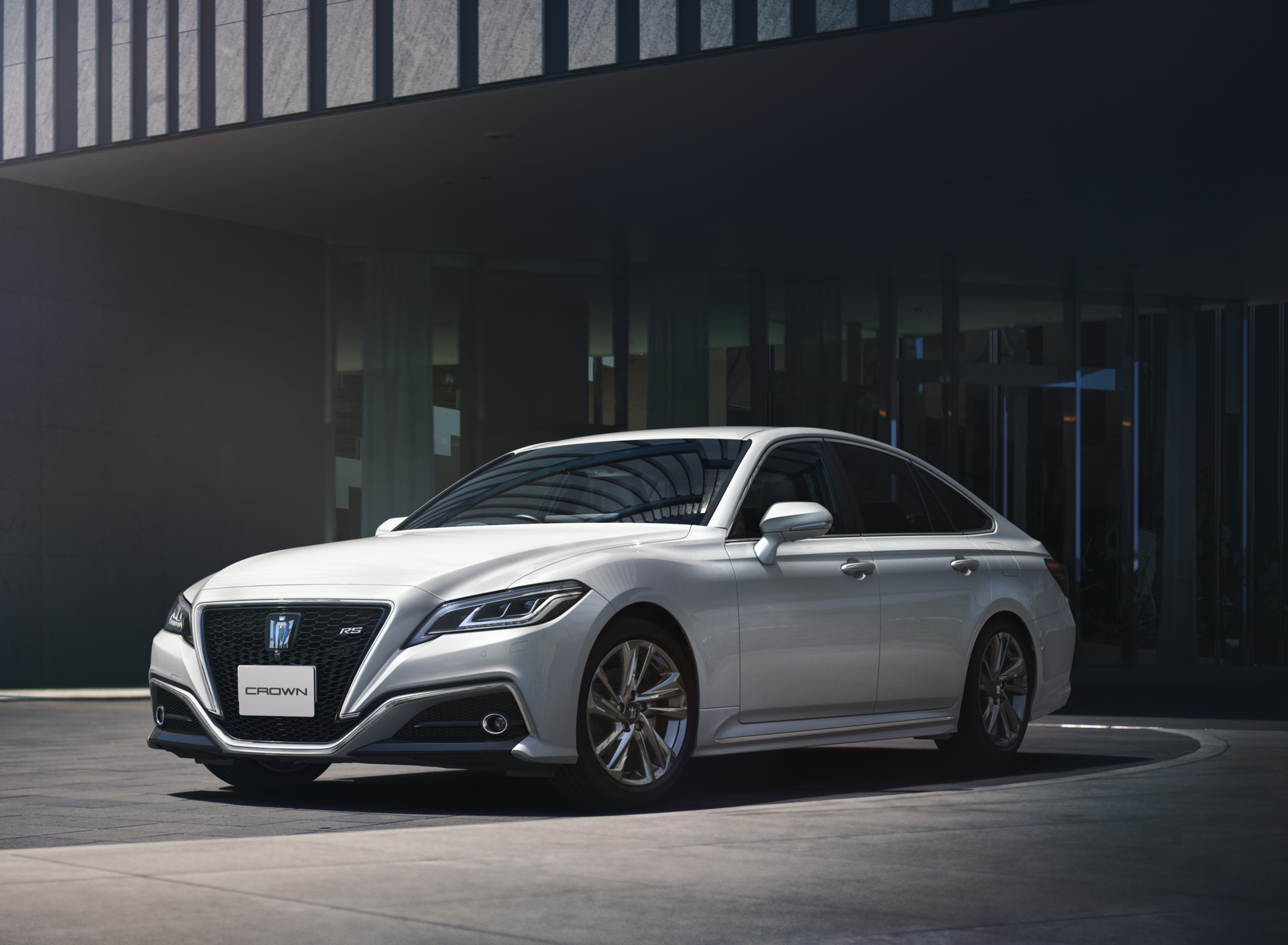 تويوتا كراون 2021 فيس ليفت تنطلق رسمياً تويوتا كراون 2021 فيس ليفت تنطلق رسمياً 14