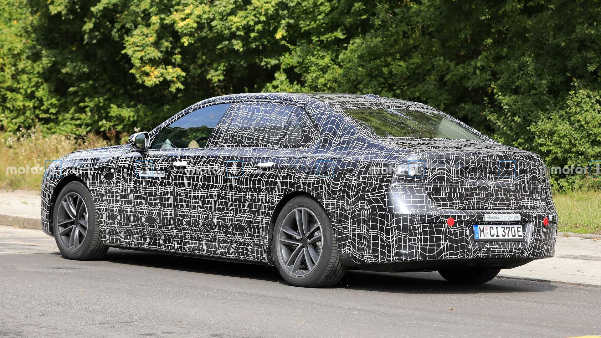 تسريب مواصفات بي ام دبليو i7 الكهربائية بالكامل 8