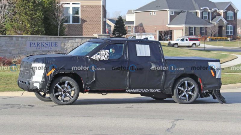 تويوتا تندرا 2022 تظهر أثناء اختبارها في لقطات تجسسية 10