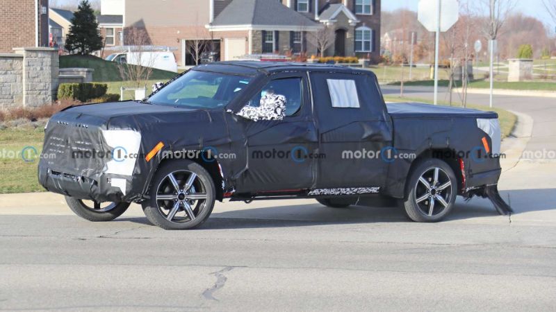 تويوتا تندرا 2022 تظهر أثناء اختبارها في لقطات تجسسية 12