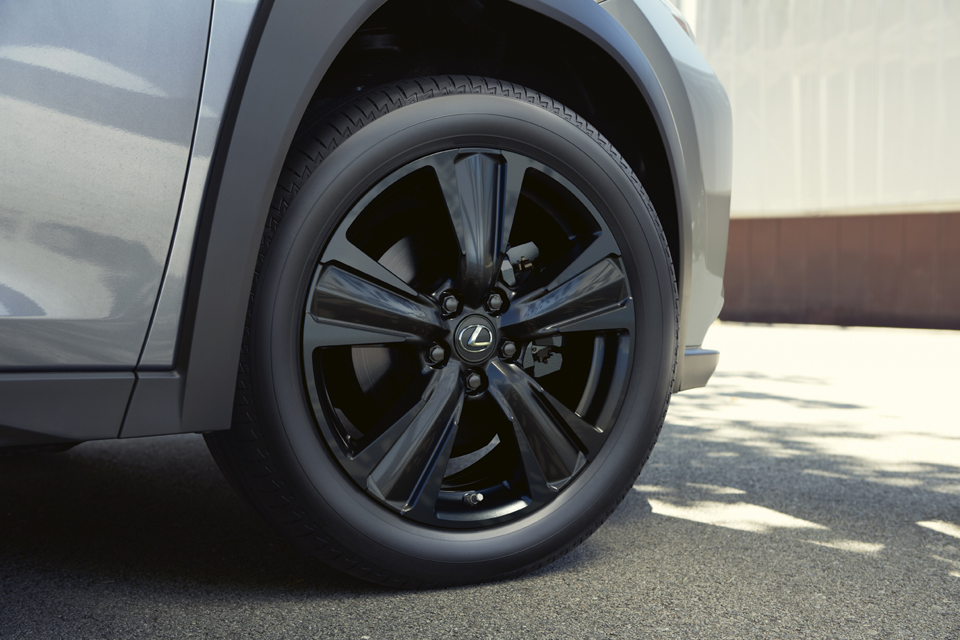 لكزس UX 250h تحصل على فئة "بريميوم سبورت" الجديدة بتحديثات جمالية 3