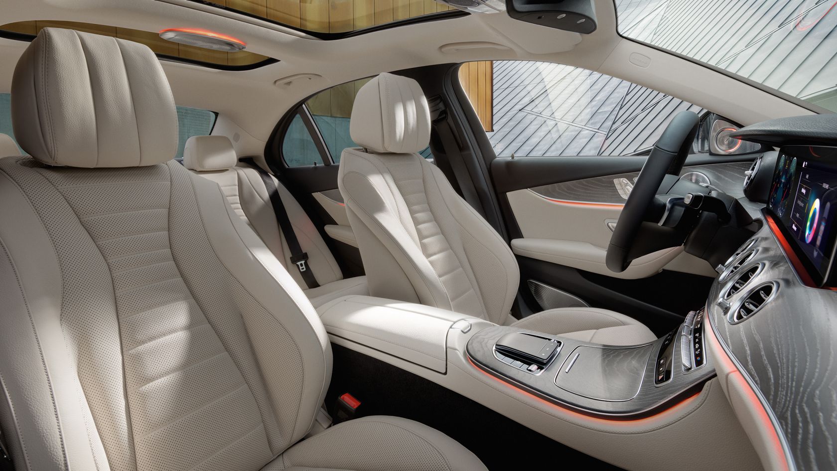 مرسيدس الجفالي تدشن سيارة E-Class 2021 الجديدة 3