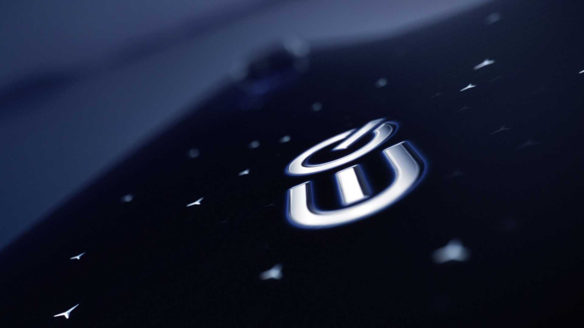 مرسيدس تشوق لأكبر شاشة لمسية في مجال السيارات مرسيدس تشوق لأكبر شاشة لمسية في مجال السيارات 2