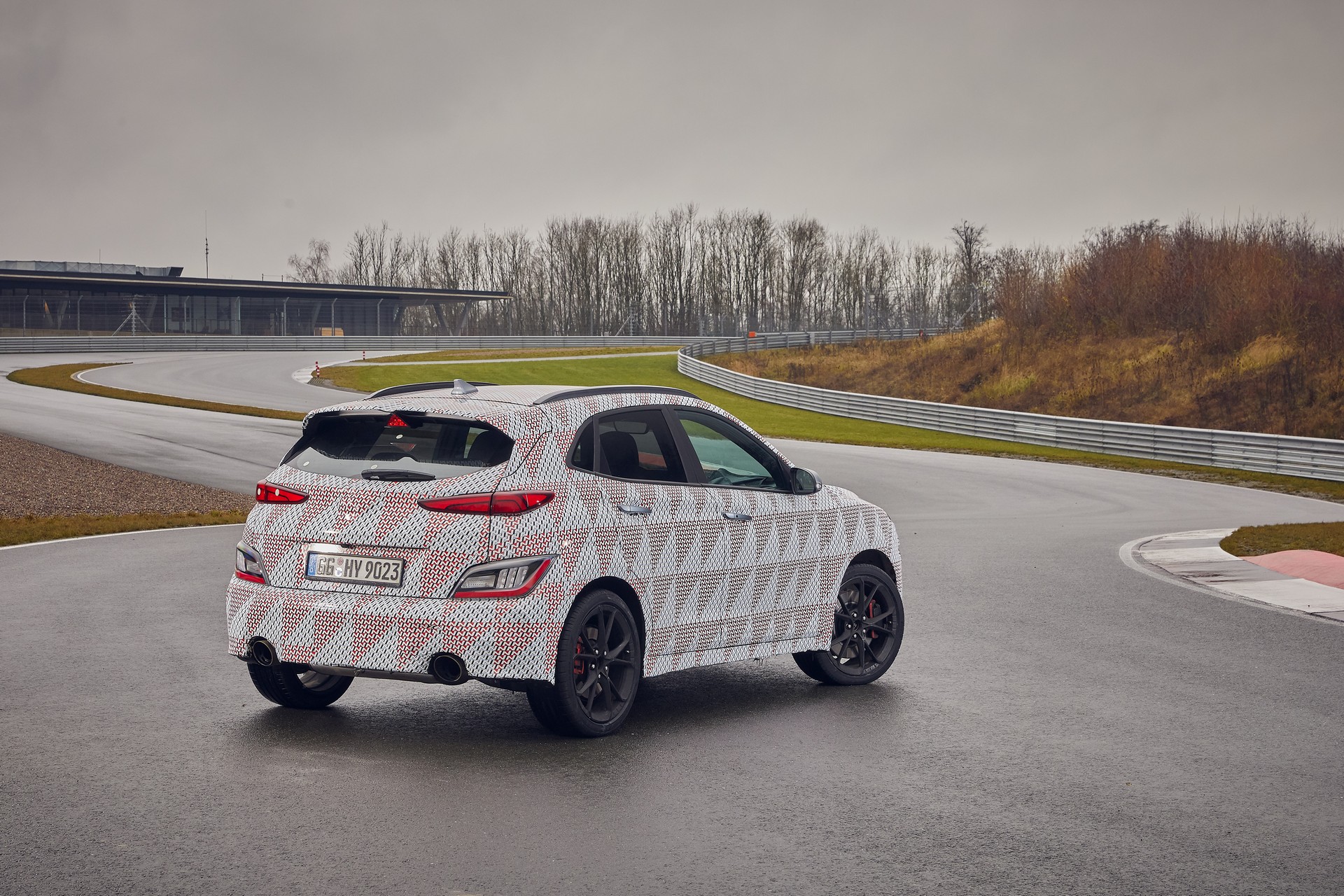 هيونداي تستعد لإطلاق سيارة كونا N للأداء العالي 13