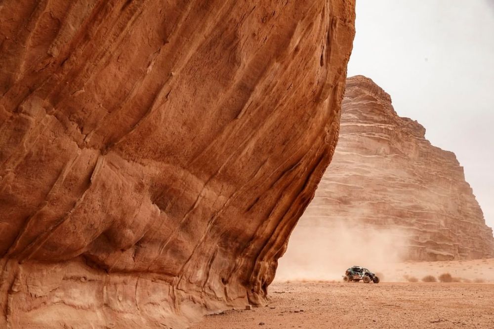 "بالصور" رالي داكار 2021 بين السباقات وجمال الطبيعة في المملكة "بالصور" رالي داكار 2021 بين السباقات وجمال الطبيعة في المملكة 5