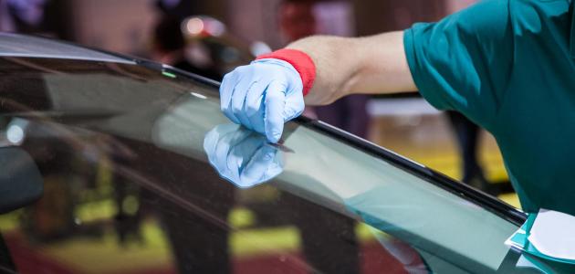 6 خطوات للحفاظ على زجاج السيارة 6 خطوات للحفاظ على زجاج السيارة 3