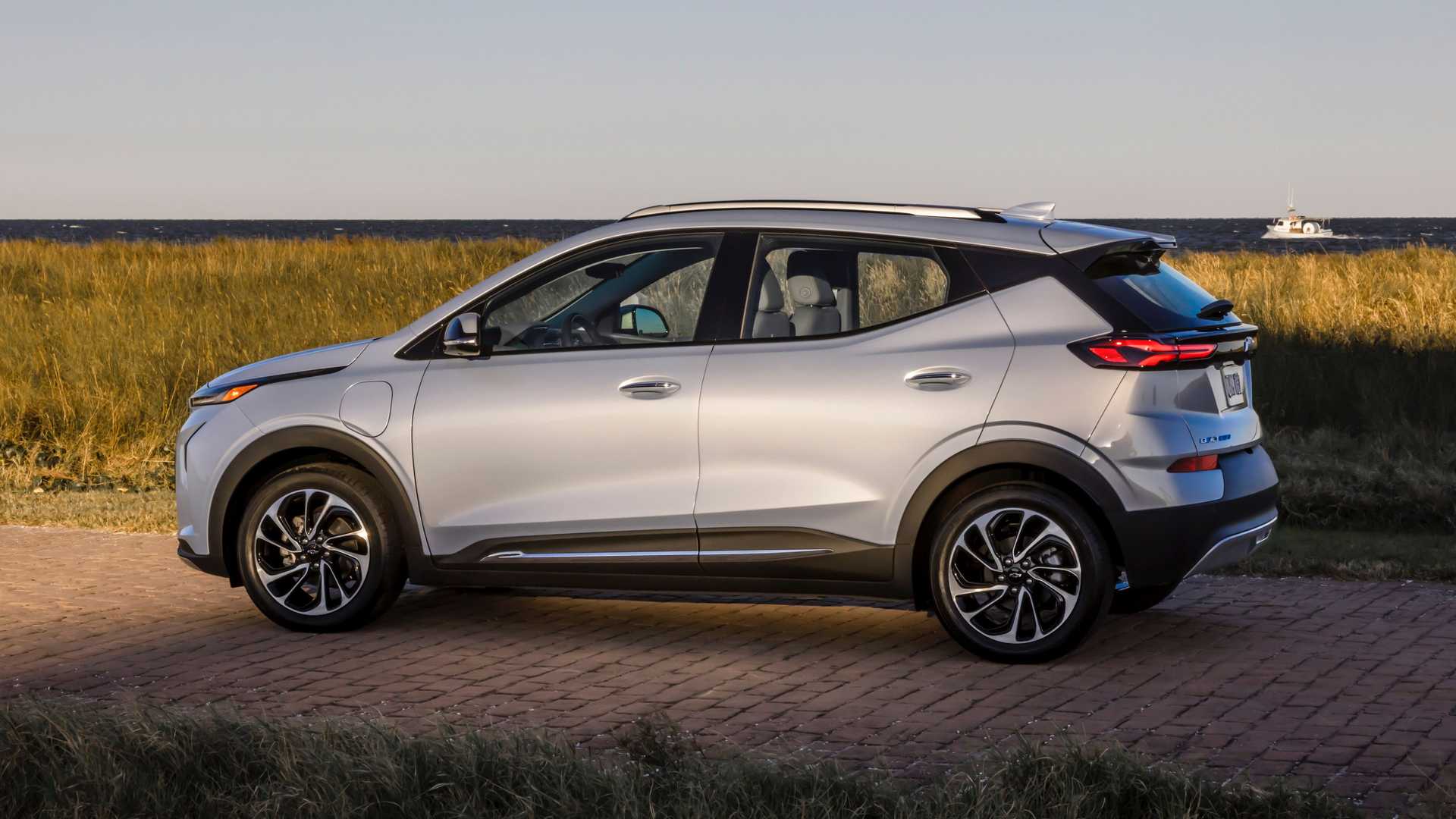 شيفروليه بولت 2022 الكهربائية تكشف نفسها رسمياً 5