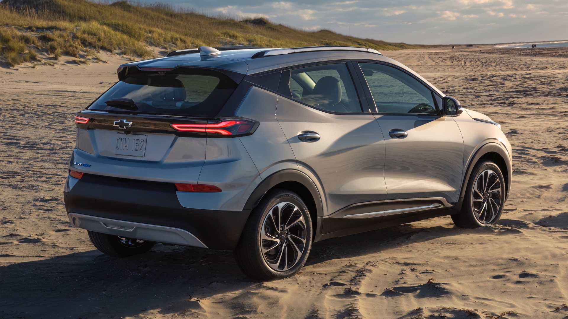 شيفروليه بولت 2022 الكهربائية تكشف نفسها رسمياً 7