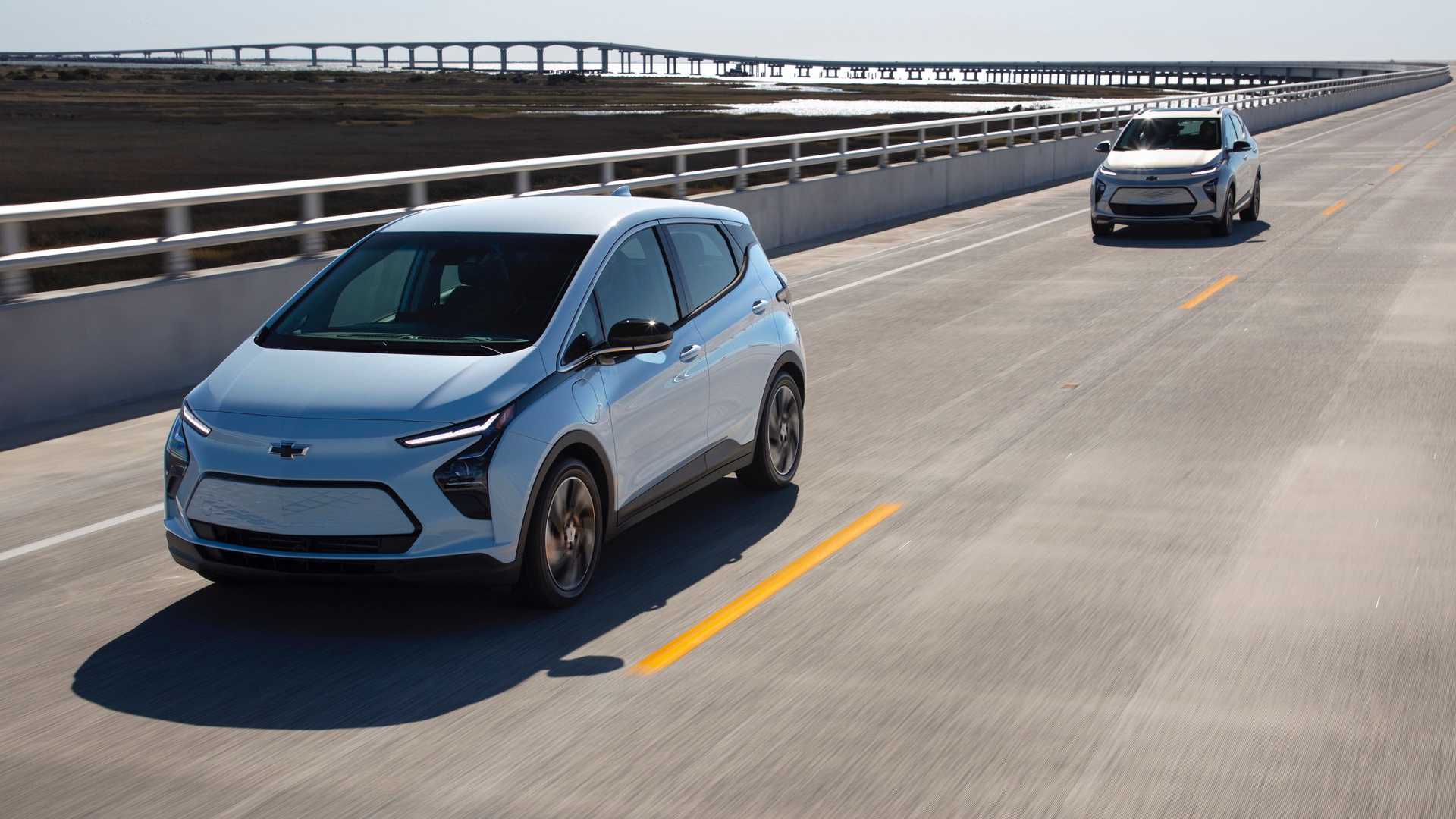 شيفروليه بولت 2022 الكهربائية تكشف نفسها رسمياً 25