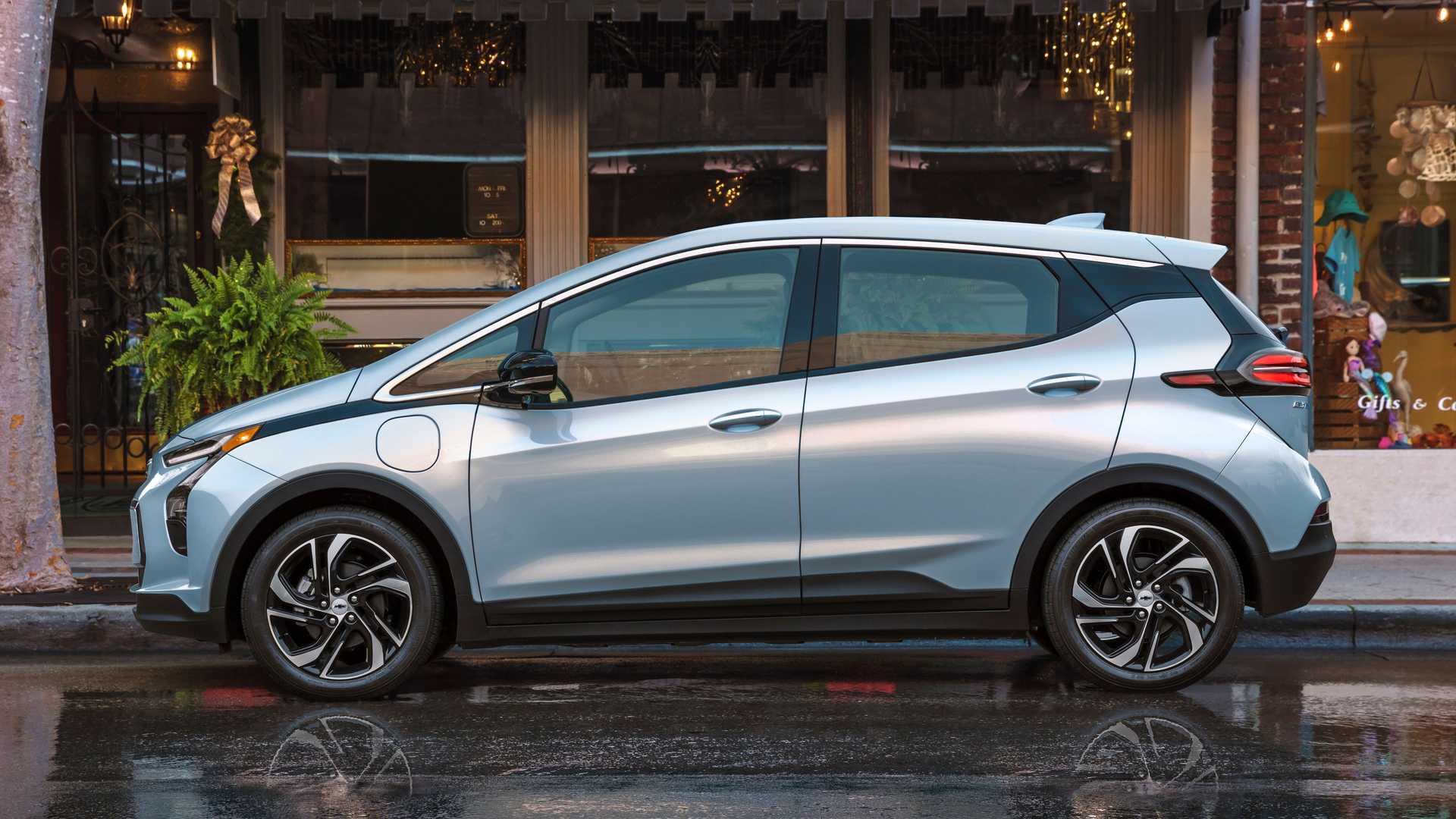 شيفروليه بولت 2022 الكهربائية تكشف نفسها رسمياً 20