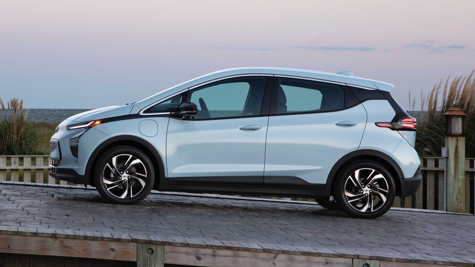 شيفروليه بولت 2022 الكهربائية تكشف نفسها رسمياً 21