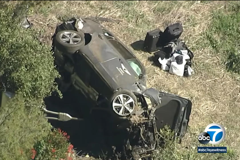 "بالصور" بطل الجولف تايجر وودز يتعرض لحادث عنيف في جينيسيس GV80 "بالصور" بطل الجولف تايجر وودز يتعرض لحادث عنيف في جينيسيس GV80 1