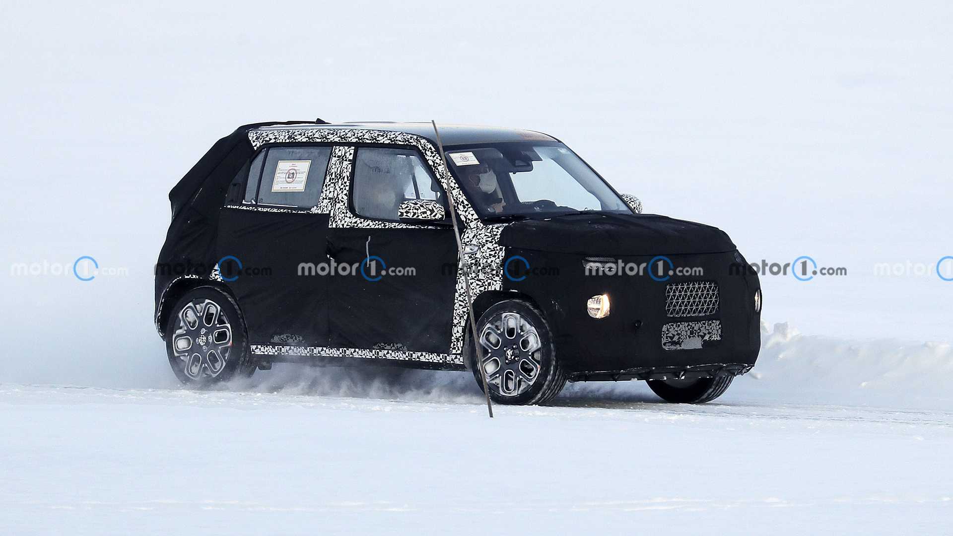 هيونداي AX-1 الكروس أوفر الصغيرة تظهر للمرة الأولى أثناء اختبارها 5