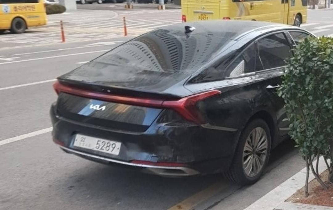 كيا K8 2022 الجديدة كلياً تظهر على أرض الواقع