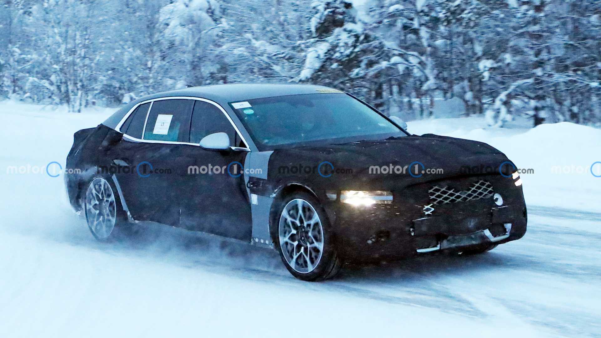 جينيسيس G90 الجيل القادم يظهر أثناء الاختبارات الثلجية