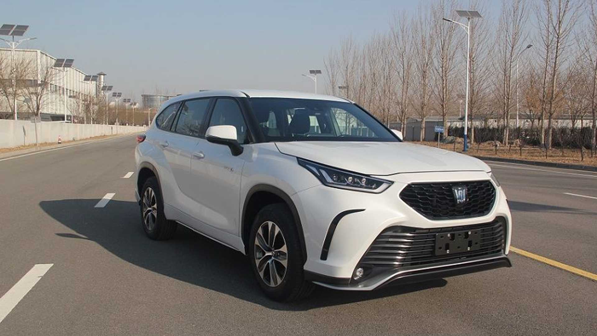 تويوتا كراون SUV الجديدة تظهر في الصين قبل التدشين تويوتا كراون SUV الجديدة تظهر في الصين قبل التدشين 12