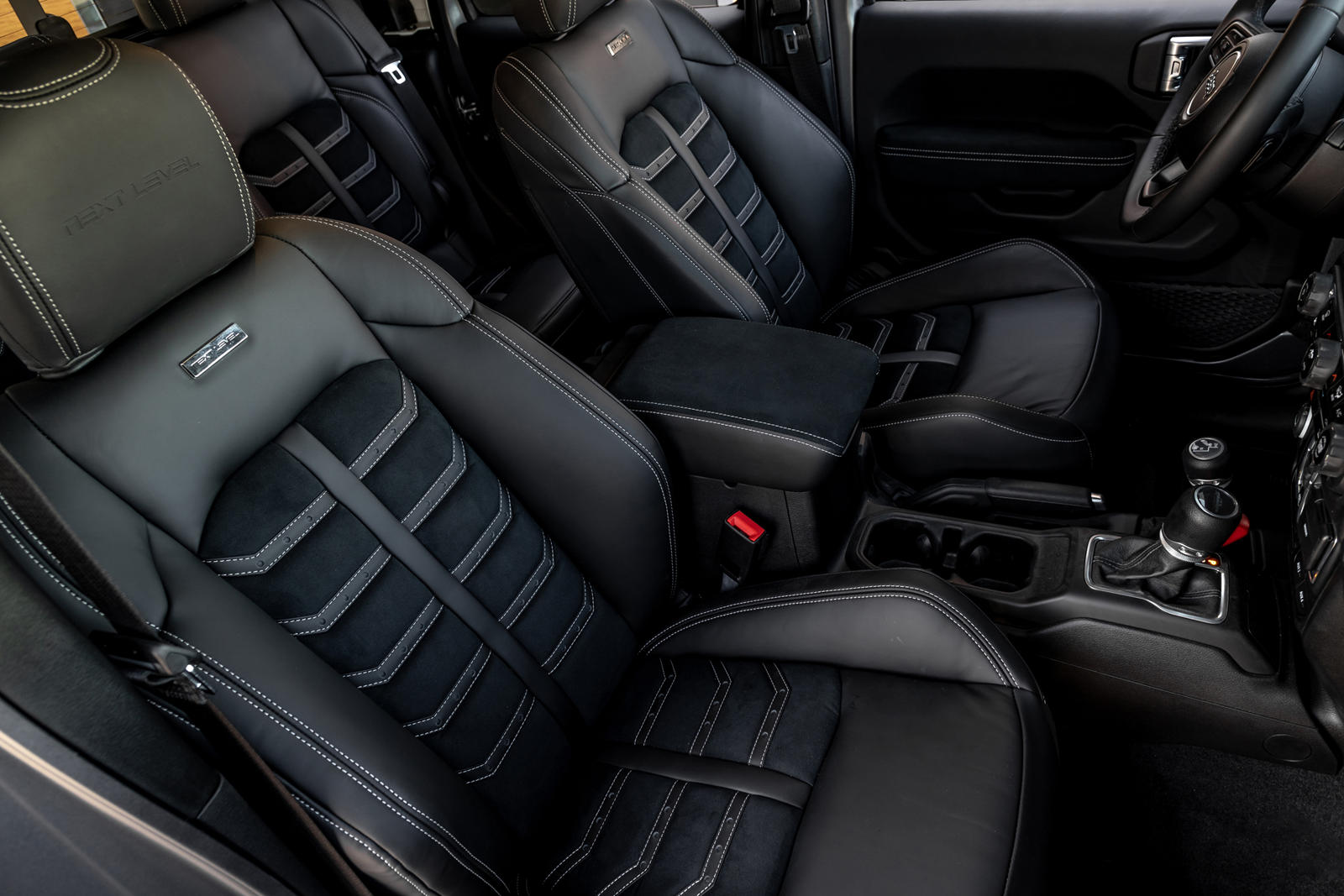 جيب جلاديتور 6x6 سعرها يتخطى نصف مليون ريال! 2