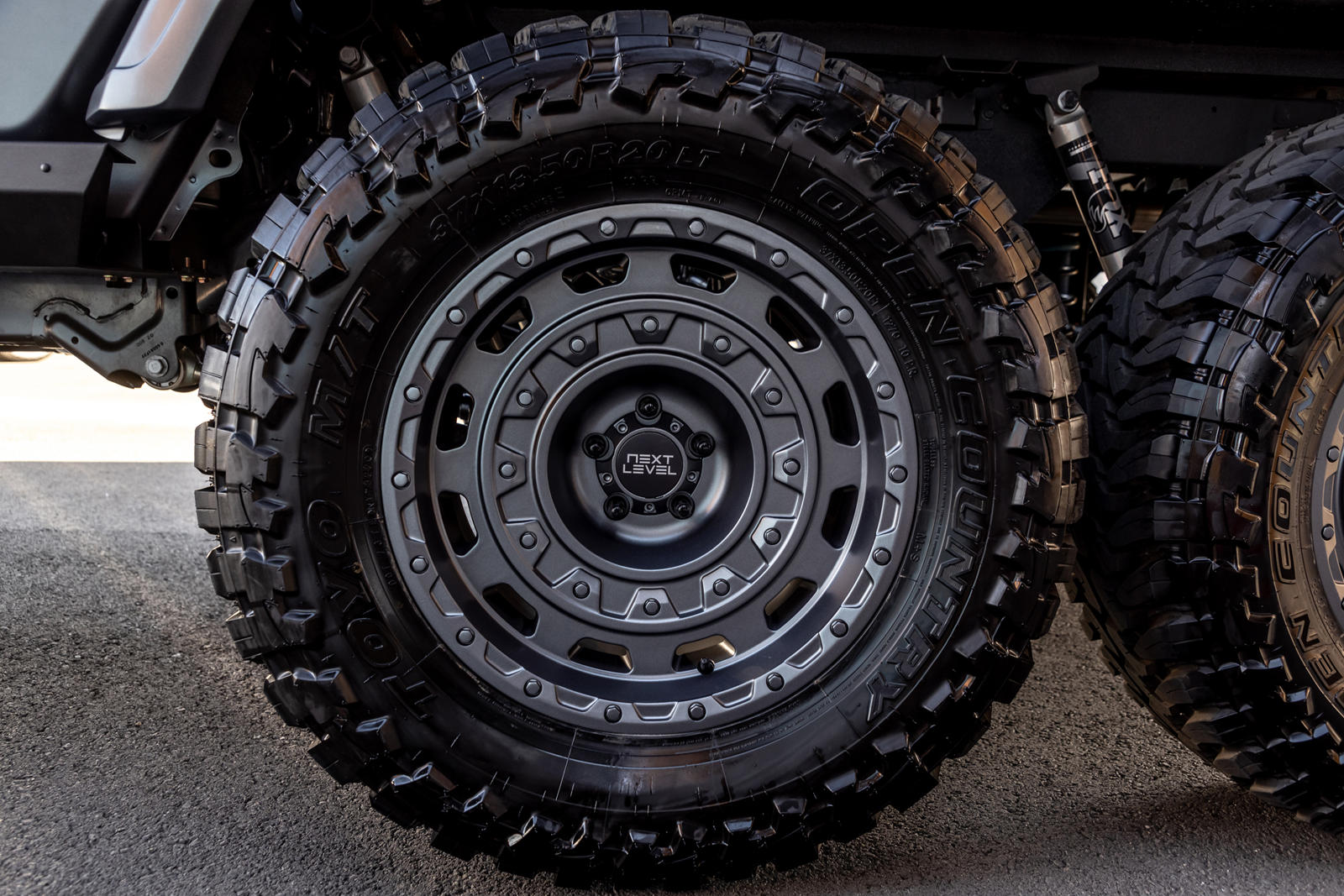 جيب جلاديتور 6x6 سعرها يتخطى نصف مليون ريال! 7