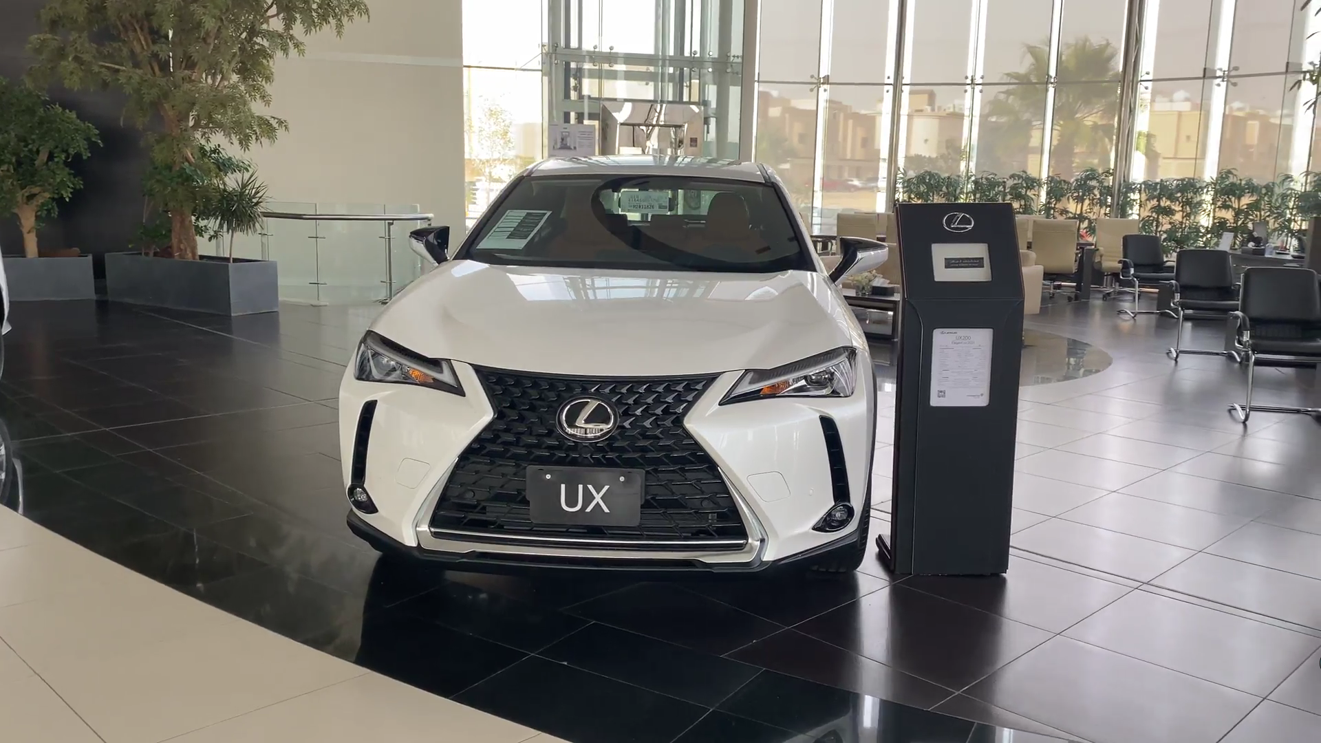 “عروض رمضان” لكزس UX 2021 متاحة بعرض 50-50 بأجور تمويل 0.99% “عروض رمضان” لكزس UX 2021 متاحة بعرض 50-50 بأجور تمويل 0.99% 14