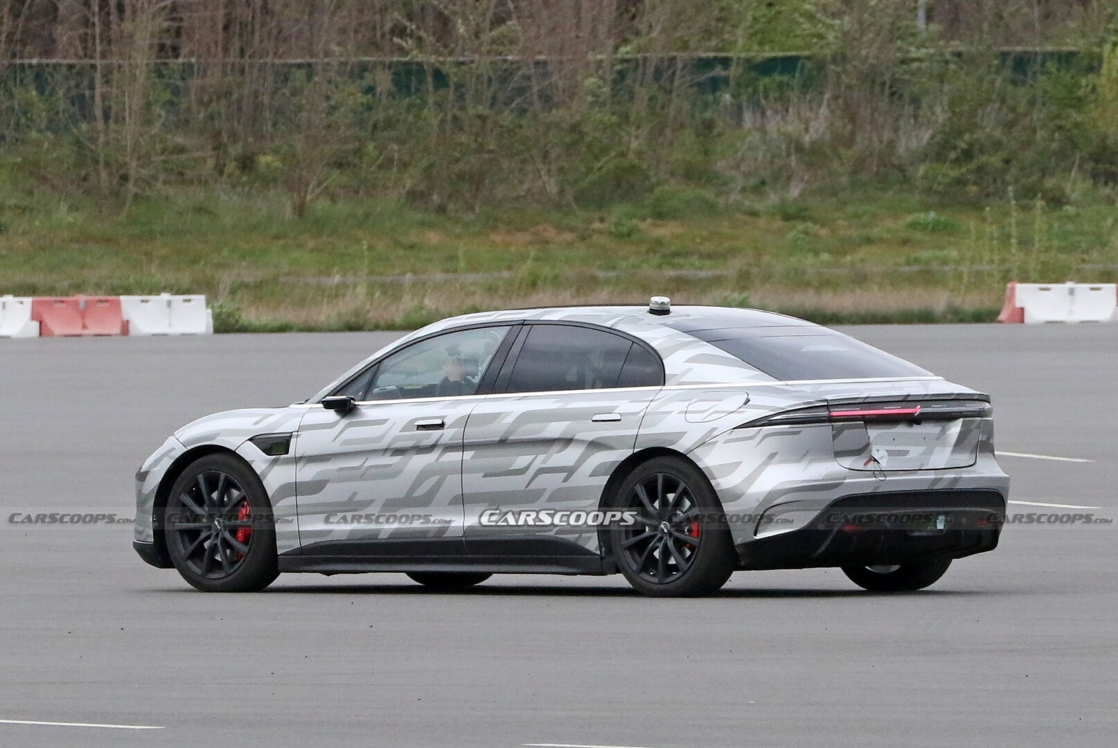 سيارة سوني فيجن S تظهر أثناء اختبارها في المضمار 4