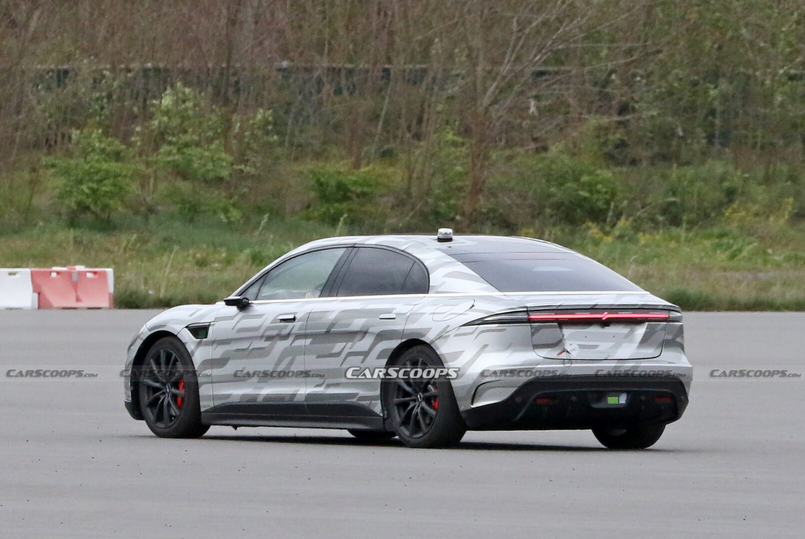 سيارة سوني فيجن S تظهر أثناء اختبارها في المضمار 7