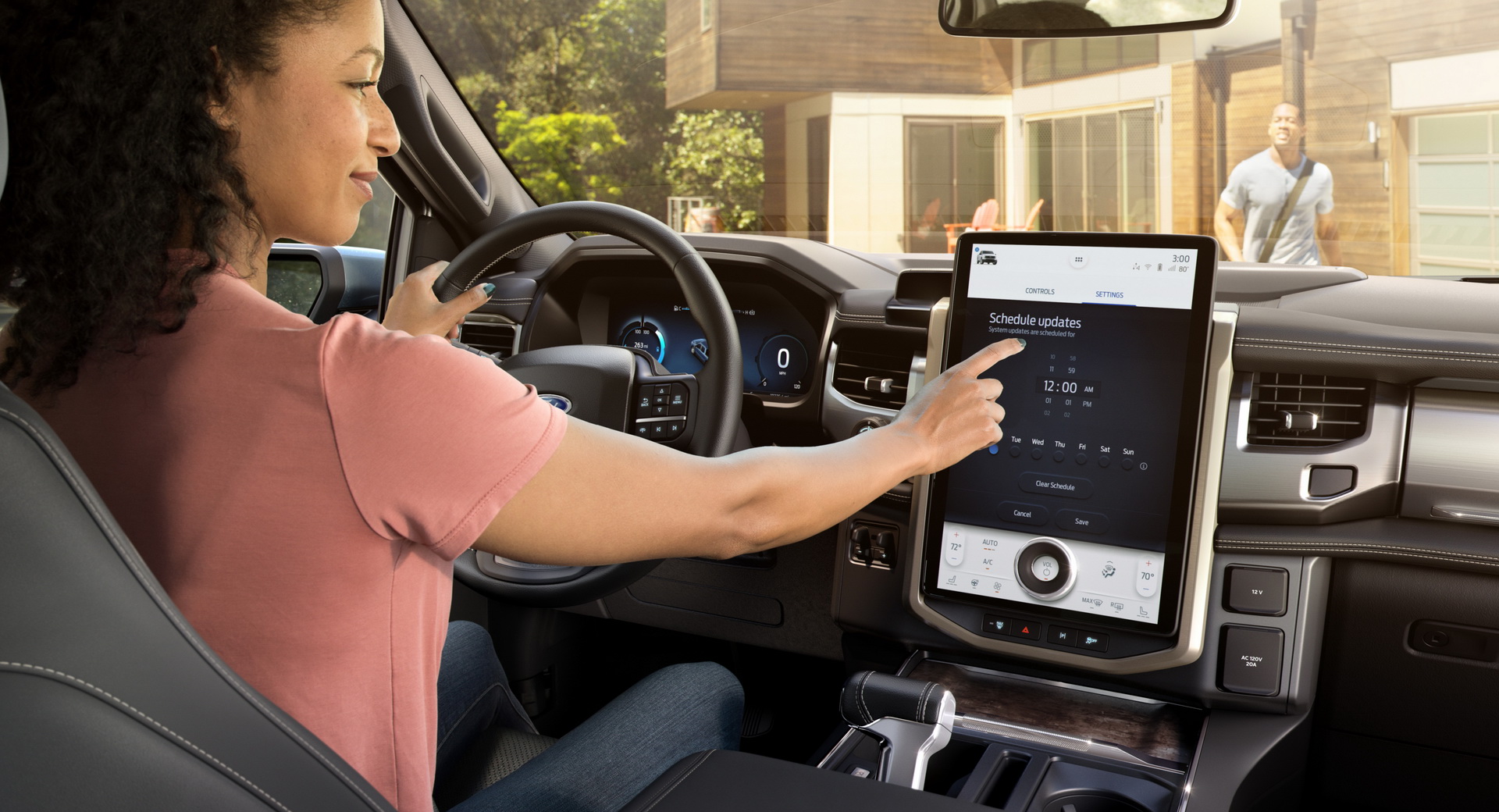 تعرف على أهم المقارنات بين فورد F-150 لايتنينج الكهربائية وتيسلا سايبرتراك 2