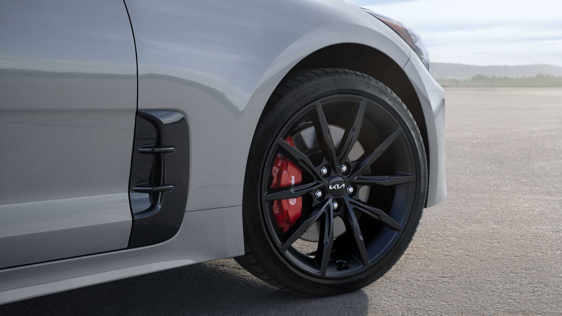 كيا ستينجر 2022 تحصل على إصدار "العقرب" الخاص 7